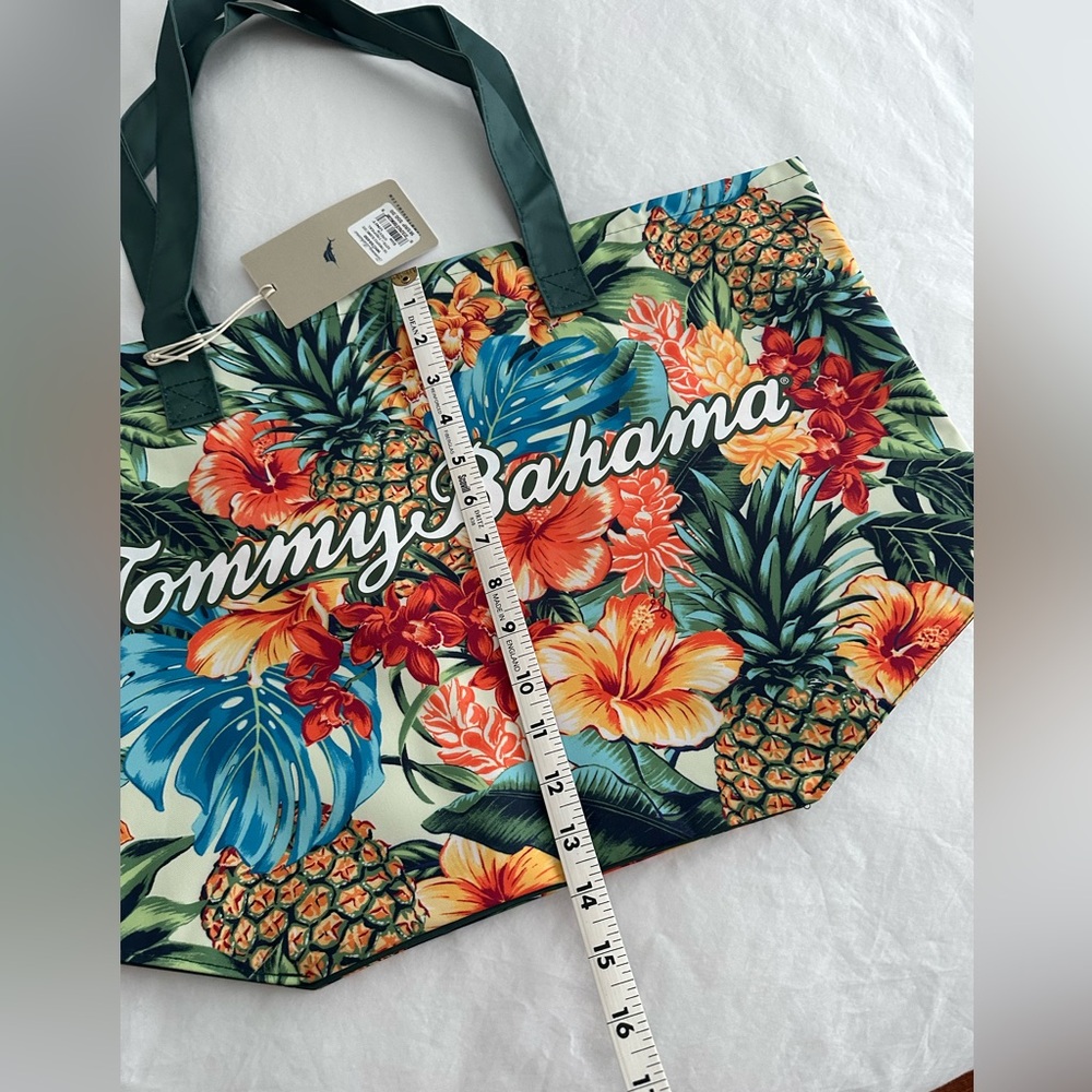 NWT Tommy Bahama Tropical Pineapple Blooms Tote, waterproof - Picture 4 of 7